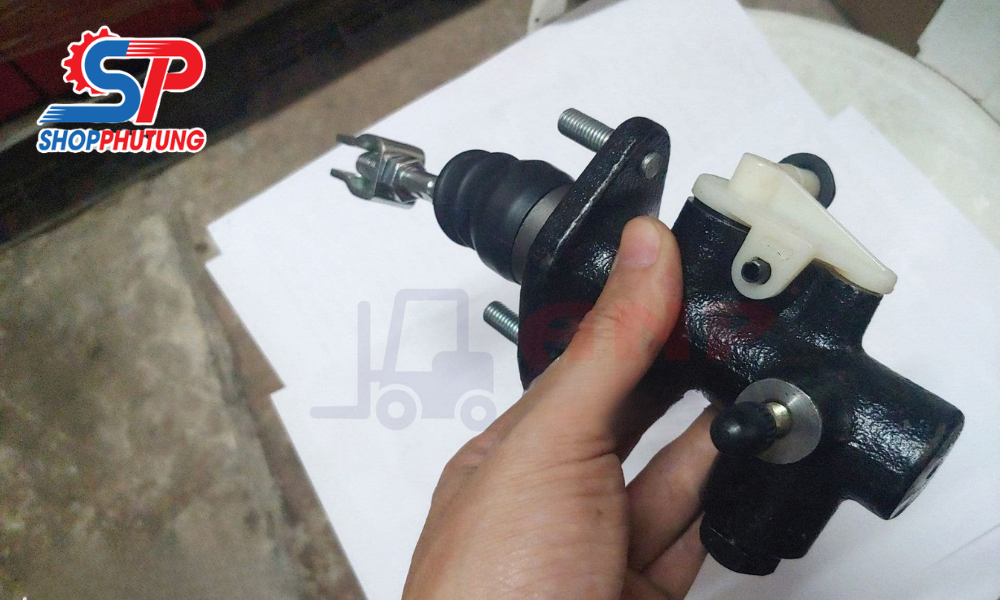 Tổng phanh xe nâng 10 Tổng phanh xe nâng chính hãng