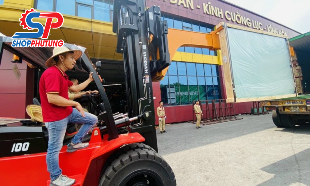 Xe nâng gắp kính 12 Xe nâng gắp kính giá tốt